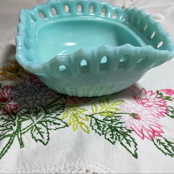 Vintage Rare Fostoria Aqua Turquoise Milk Glass Depression pressed glass dish - Picture 4 of 17